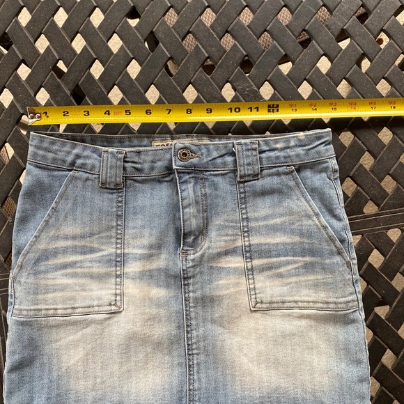 🌸DENIM SKIRT🌸 - Picture 5 of 5